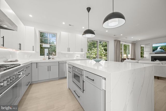 5605 OVERLEA RD, Bethesda, MD 20816