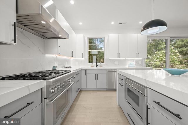 5605 OVERLEA RD, Bethesda, MD 20816