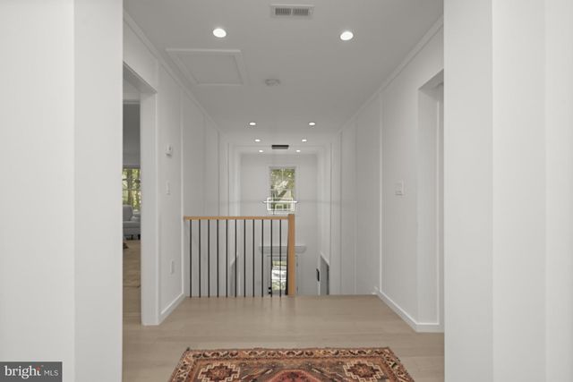 5605 OVERLEA RD, Bethesda, MD 20816