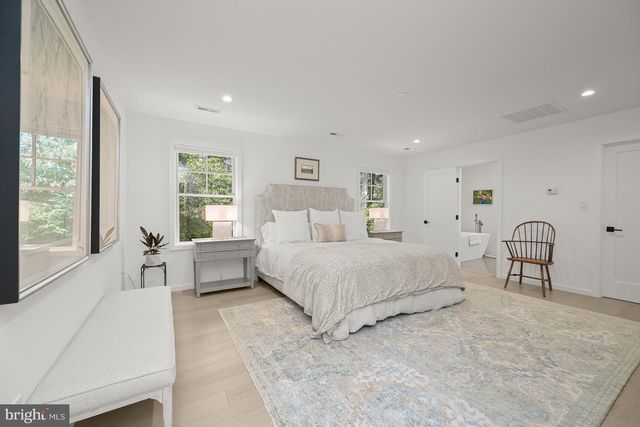 5605 OVERLEA RD, Bethesda, MD 20816