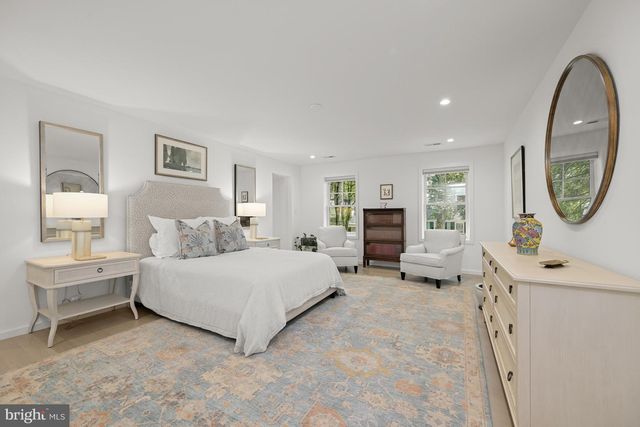 5605 OVERLEA RD, Bethesda, MD 20816