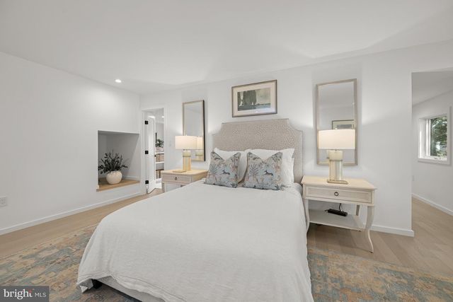 5605 OVERLEA RD, Bethesda, MD 20816