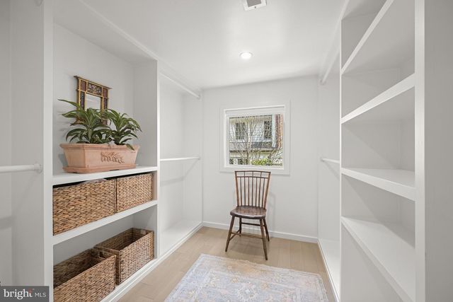 5605 OVERLEA RD, Bethesda, MD 20816