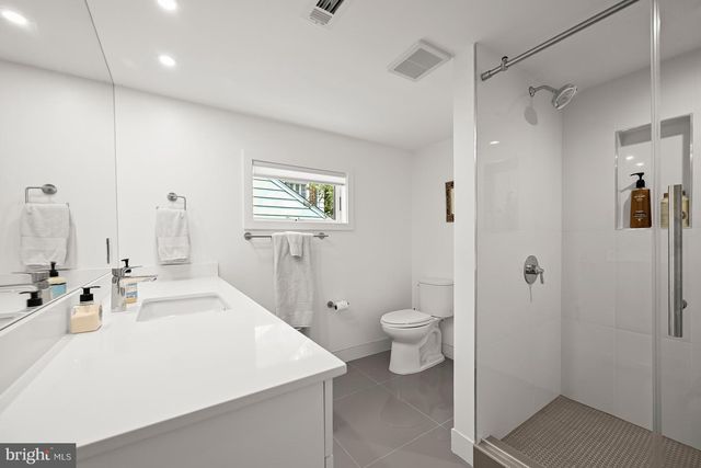 5605 OVERLEA RD, Bethesda, MD 20816
