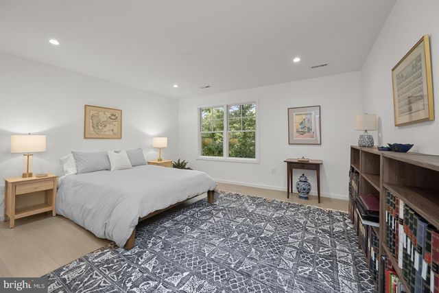 5605 OVERLEA RD, Bethesda, MD 20816
