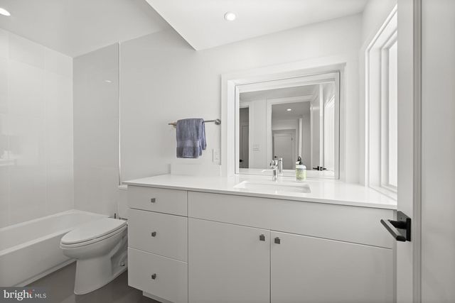 5605 OVERLEA RD, Bethesda, MD 20816
