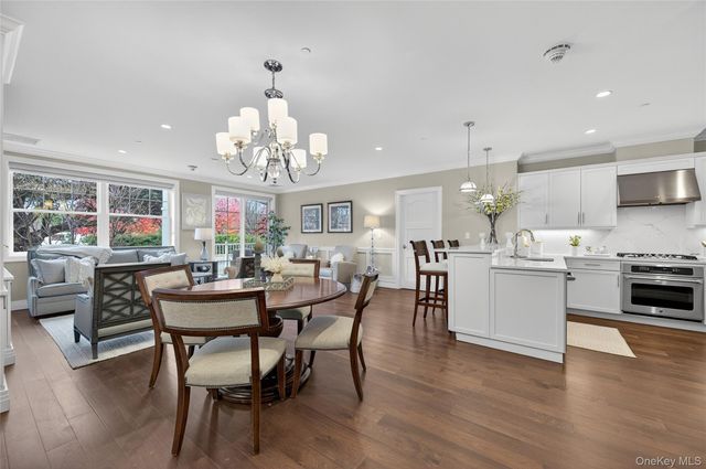 301 Franklin Avenue 114, Garden City, NY 11530