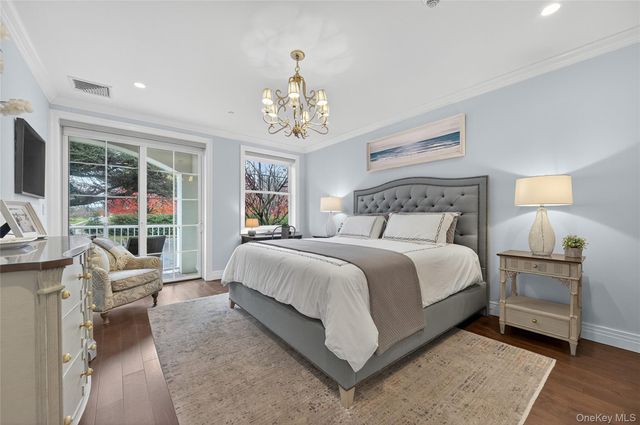 301 Franklin Avenue 114, Garden City, NY 11530