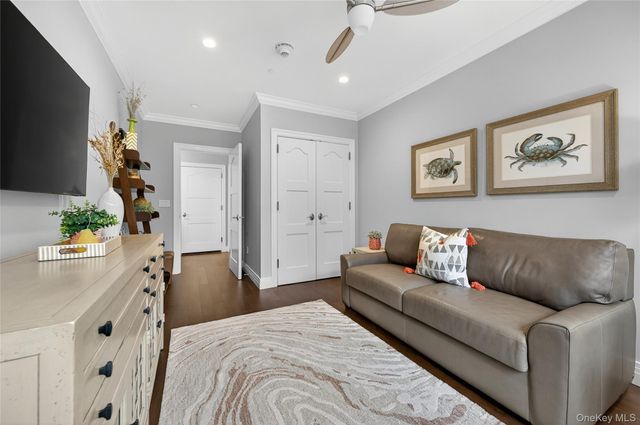 301 Franklin Avenue 114, Garden City, NY 11530