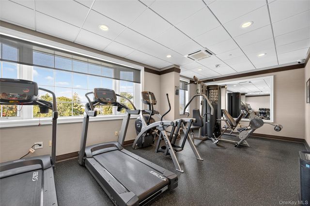 301 Franklin Avenue 114, Garden City, NY 11530