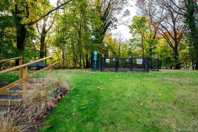 301 Franklin Avenue 114, Garden City, NY 11530