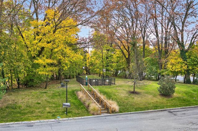 301 Franklin Avenue 114, Garden City, NY 11530