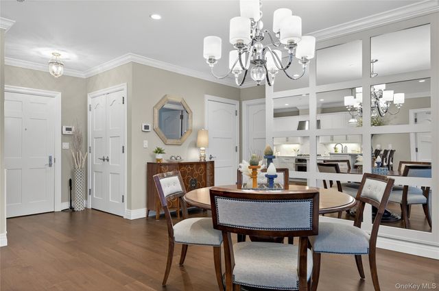 301 Franklin Avenue 114, Garden City, NY 11530