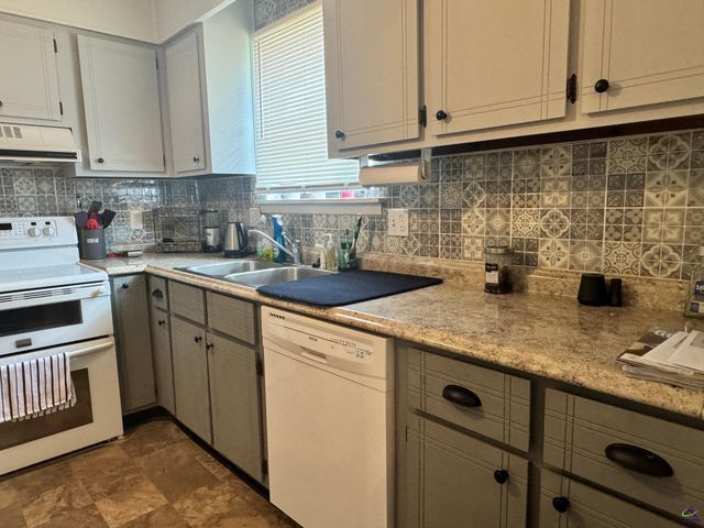 124 Stone Hedge Drive, Warner Robins, GA 31088