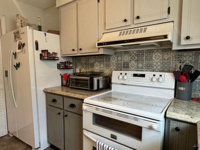 124 Stone Hedge Drive, Warner Robins, GA 31088