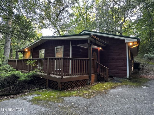 530 Parton Drive, Gatlinburg, TN 37738