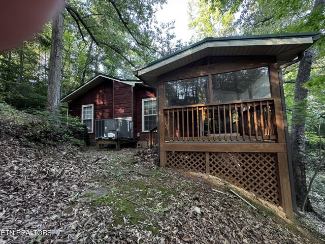 530 Parton Drive, Gatlinburg, TN 37738
