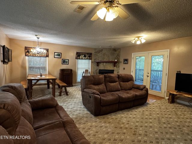 530 Parton Drive, Gatlinburg, TN 37738