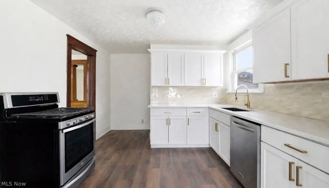 1150 W 10th Street, Lorain, OH 44052