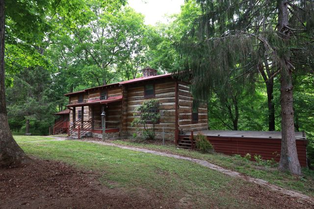2634 Distillery Rd, Greenbrier, TN 37073