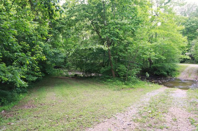 2634 Distillery Rd, Greenbrier, TN 37073