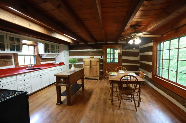 2634 Distillery Rd, Greenbrier, TN 37073