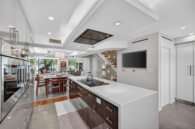 1223 Hillsboro Mile 4, Hillsboro Beach, FL 33062