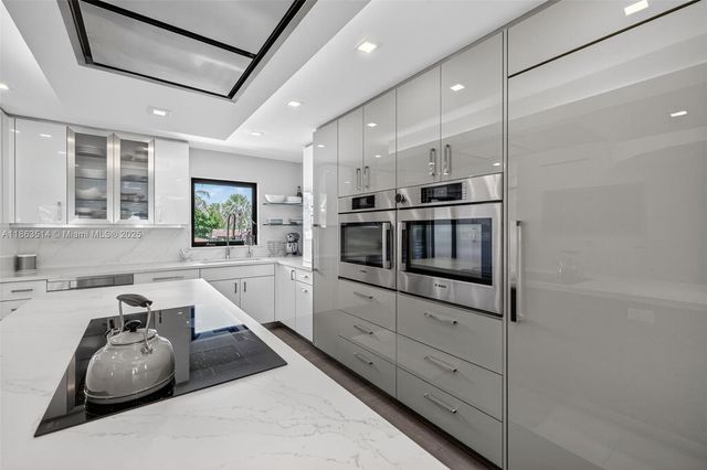 1223 Hillsboro Mile 4, Hillsboro Beach, FL 33062