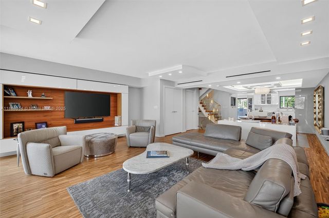 1223 Hillsboro Mile 4, Hillsboro Beach, FL 33062