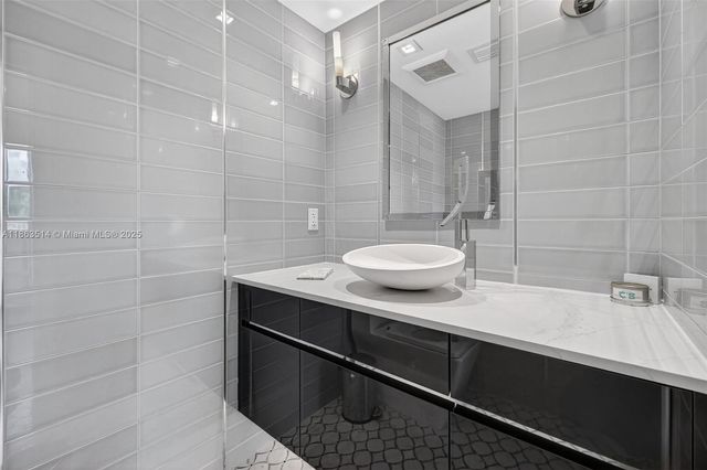 1223 Hillsboro Mile 4, Hillsboro Beach, FL 33062