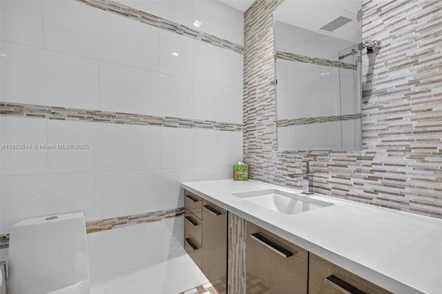 1223 Hillsboro Mile 4, Hillsboro Beach, FL 33062