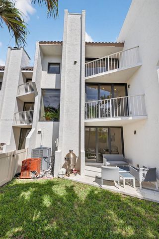 1223 Hillsboro Mile 4, Hillsboro Beach, FL 33062