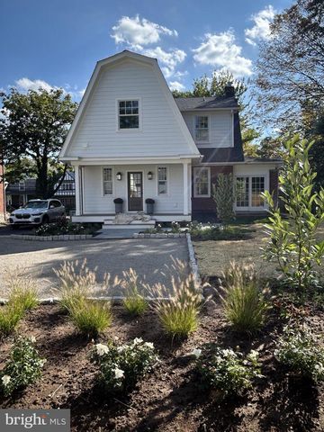 100 W BRIDGE ST, New Hope, PA 18938