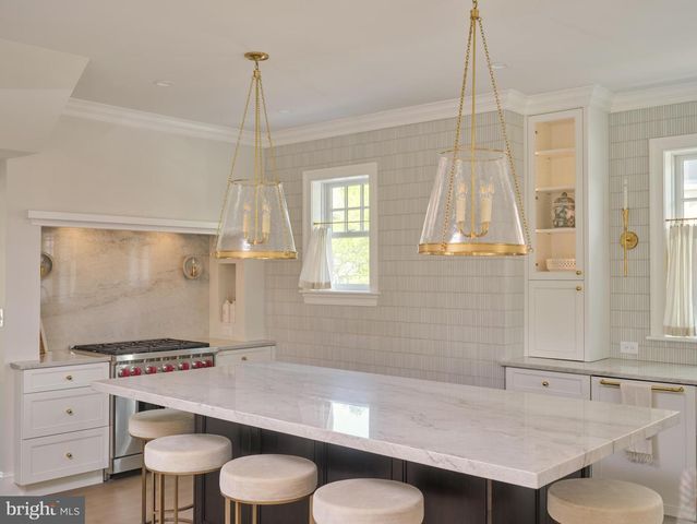 100 W BRIDGE ST, New Hope, PA 18938