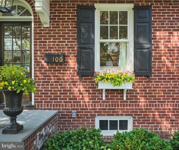 100 W BRIDGE ST, New Hope, PA 18938