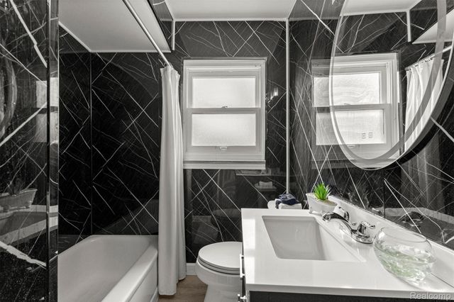 24555 Rouge River Drive, Dearborn Heights, MI 48127