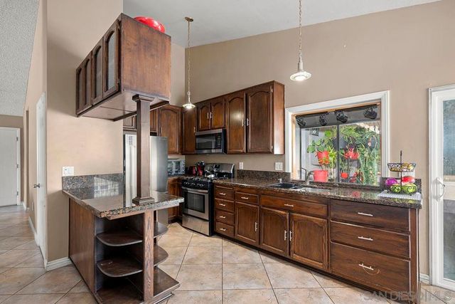 1642 Planicie, San Diego, CA 92154