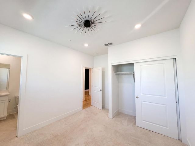 2743 Irish Meadow Way, Lathrop, CA 95330