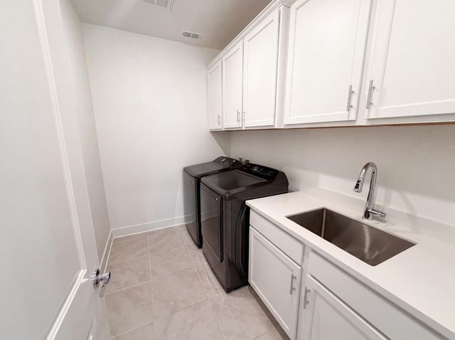 2743 Irish Meadow Way, Lathrop, CA 95330