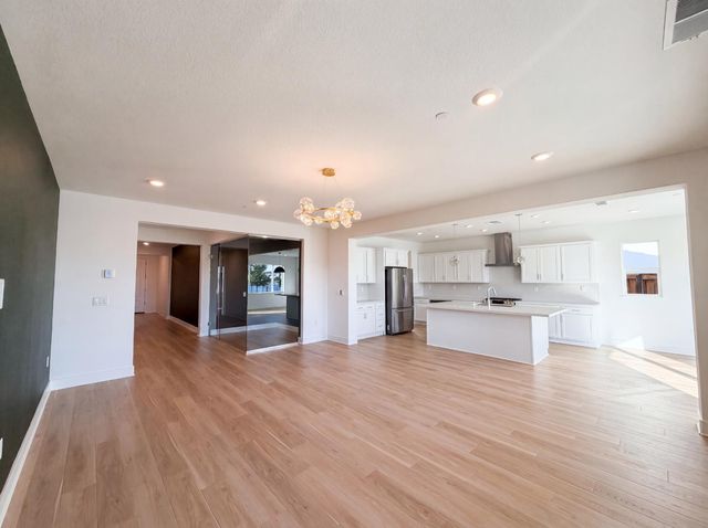 2743 Irish Meadow Way, Lathrop, CA 95330