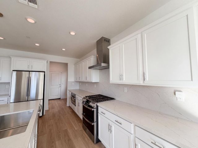 2743 Irish Meadow Way, Lathrop, CA 95330