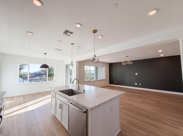 2743 Irish Meadow Way, Lathrop, CA 95330
