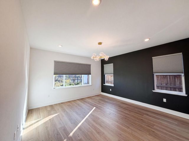 2743 Irish Meadow Way, Lathrop, CA 95330