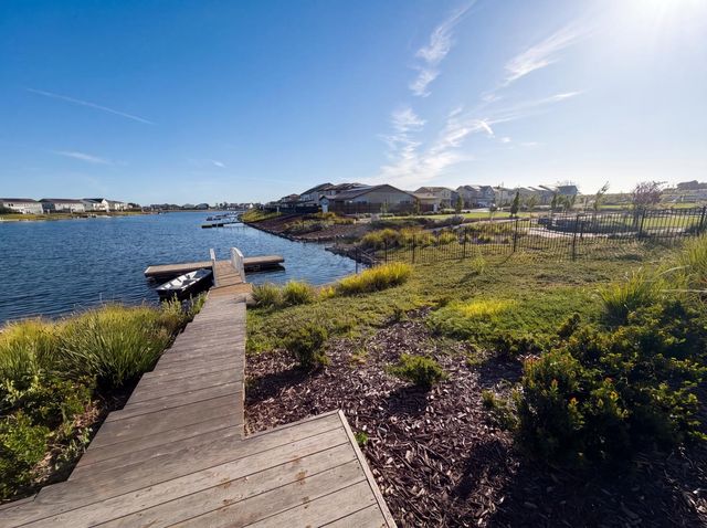 2743 Irish Meadow Way, Lathrop, CA 95330