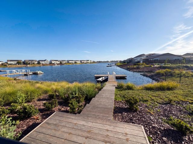 2743 Irish Meadow Way, Lathrop, CA 95330
