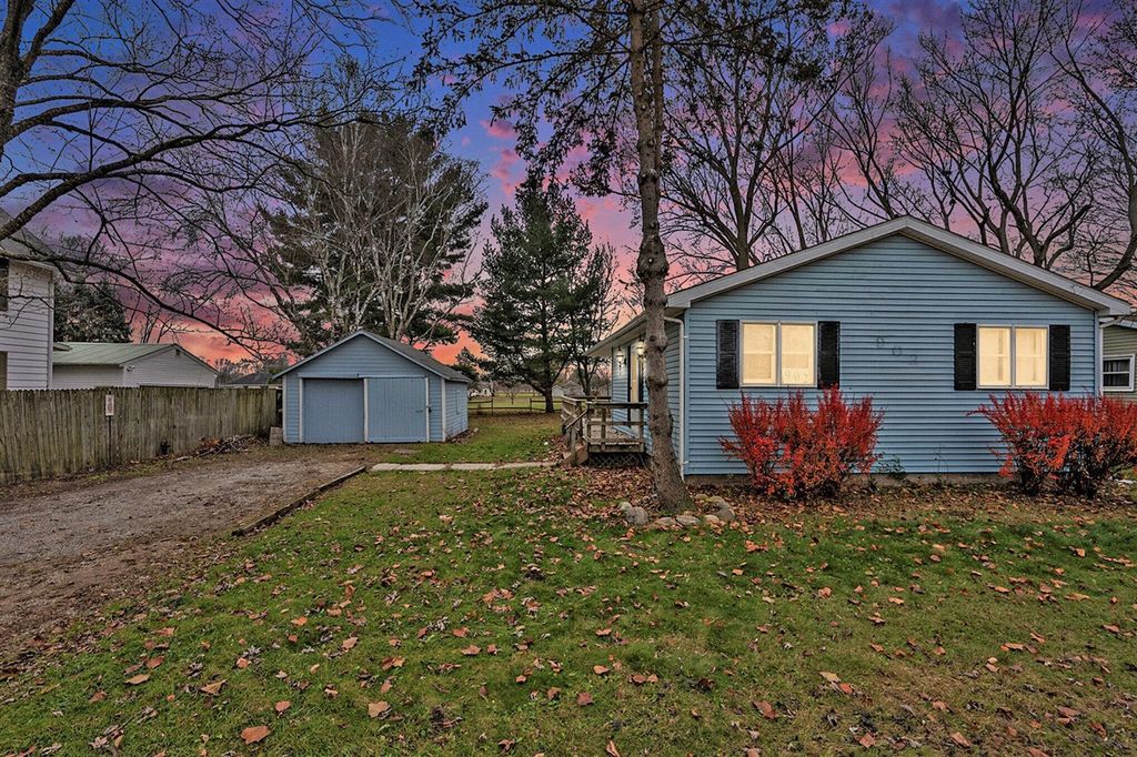 902 Millard Street, Three Rivers, MI 49093