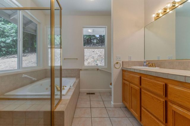 21510 Gayla Dr, Pine Grove, CA 95665