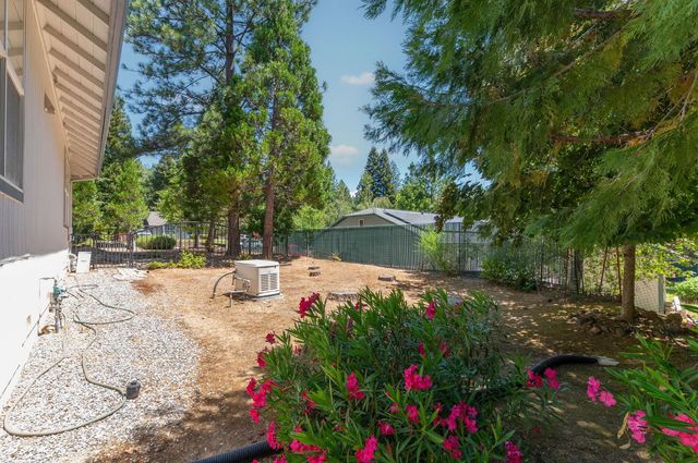 21510 Gayla Dr, Pine Grove, CA 95665