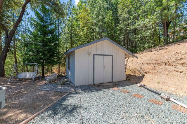 21510 Gayla Dr, Pine Grove, CA 95665