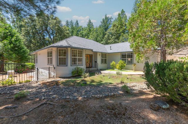 21510 Gayla Dr, Pine Grove, CA 95665
